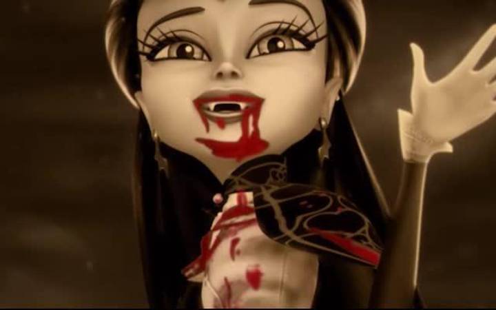 What does Draculaura eat instead of blood_