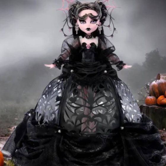 monster high draculaura vampire heart