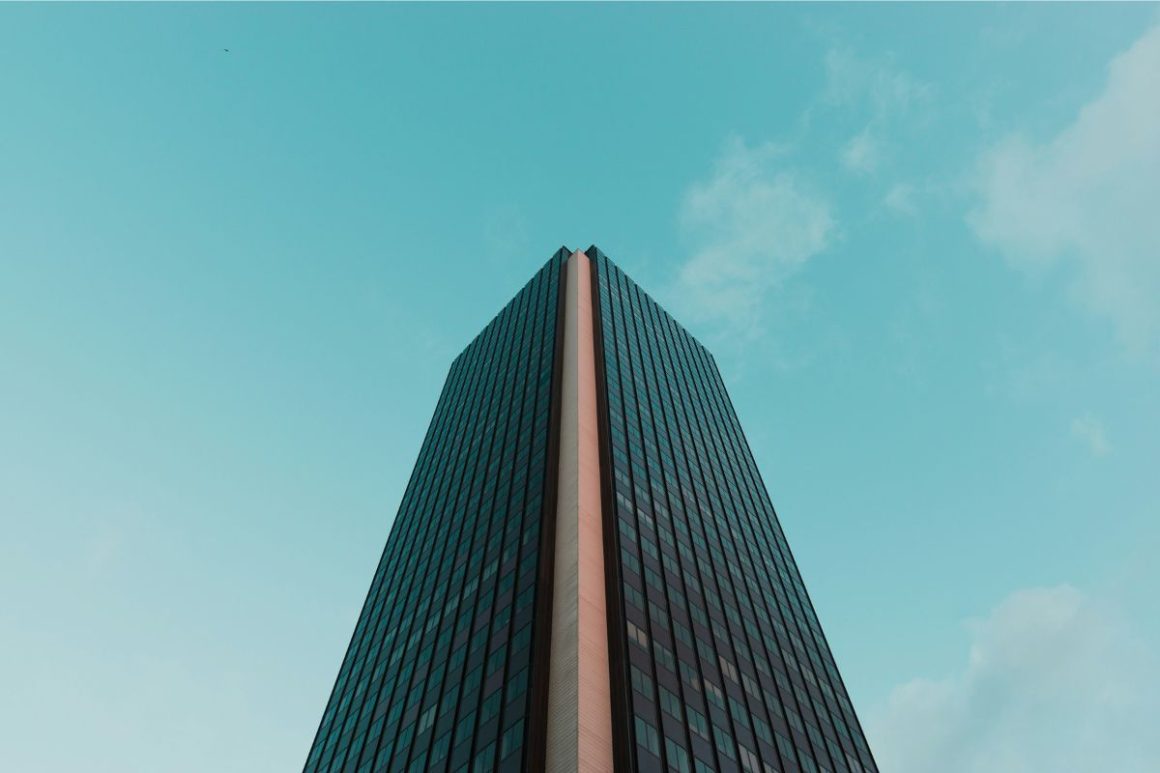 Online Synergy: Building Customer Trust in B2B